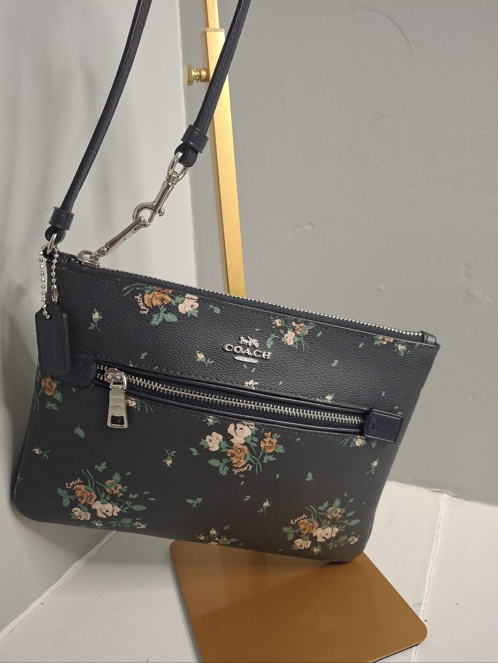 Coach Gallery XL Pouch Rose Bouquet Print Midnight Blue NWT